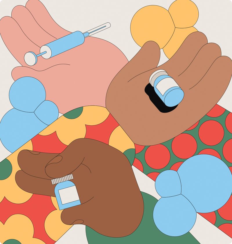 Ilustración de manos sosteniendo frascos de pastillas y una jeringa